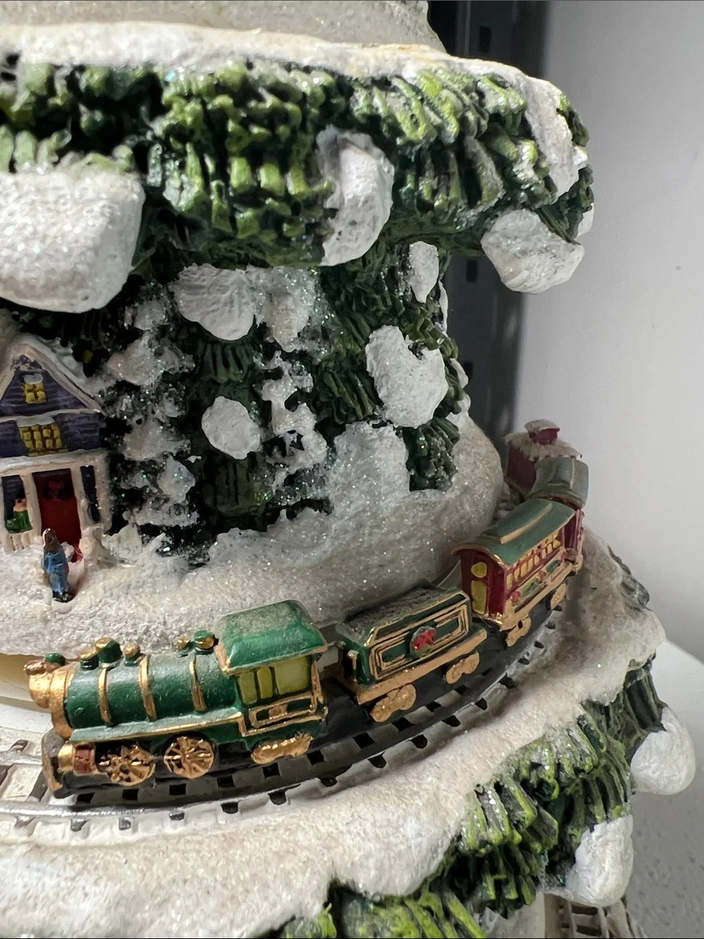 Hawthorne Village Thomas Kinkade Wonderland Express Christmas Tree - Train Music